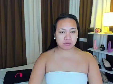 Snapshot of TsUncutKaren chatting on October 2025 08:46:02 PM TsUncutKaren online show from October 2025 08:46:02 PM