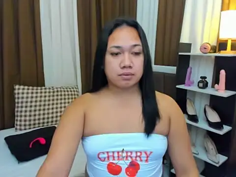 Snapshot of TsUncutKaren chatting on October 2025 08:33:02 PM TsUncutKaren online show from October 2025 08:33:02 PM