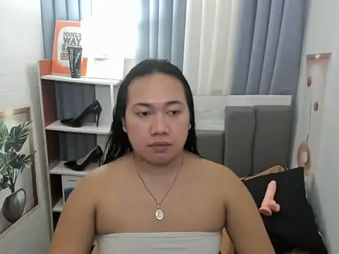 Snapshot of TsUncutKaren chatting on December 2025 05:07:02 PM TsUncutKaren online show from December 2025 05:07:02 PM