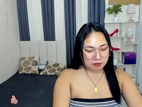 Snapshot of TsUncutKaren chatting on January 2026 06:07:02 AM TsUncutKaren online show from January 2026 06:07:02 AM