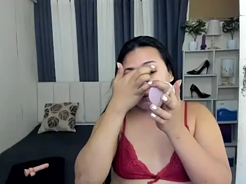 Snapshot of TsUncutKaren chatting on February 2026 05:34:02 AM TsUncutKaren online show from February 2026 05:34:02 AM