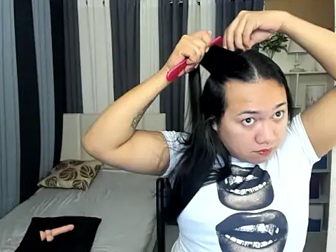 Snapshot of TsUncutKaren chatting on February 2026 05:45:02 PM TsUncutKaren online show from February 2026 05:45:02 PM