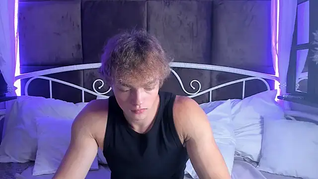 ChaseMuscular online show from October 2025 03:43:01 PM