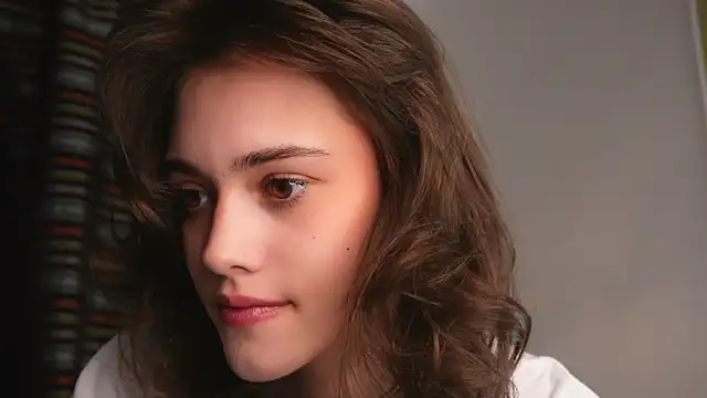 ttragedienne online show from November 2025 01:43:01 PM