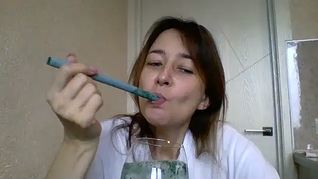 Avenique online show from October 2025 09:56:02 AM