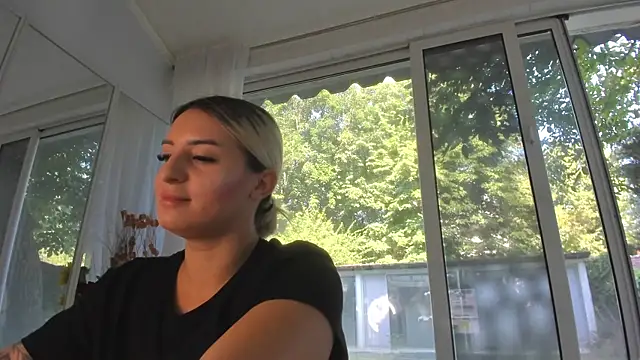 Snapshot of Ella_Vee chatting on July 2026 06:31:01 AM Ella Vee online show from July 2026 06:31:01 AM