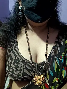 luci-queen online show from October 2025 06:23:01 AM