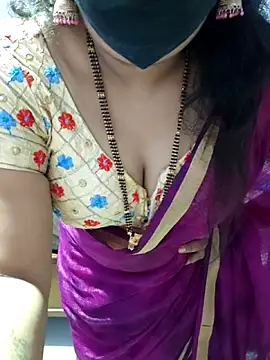 luci-queen online show from October 2025 04:46:02 AM