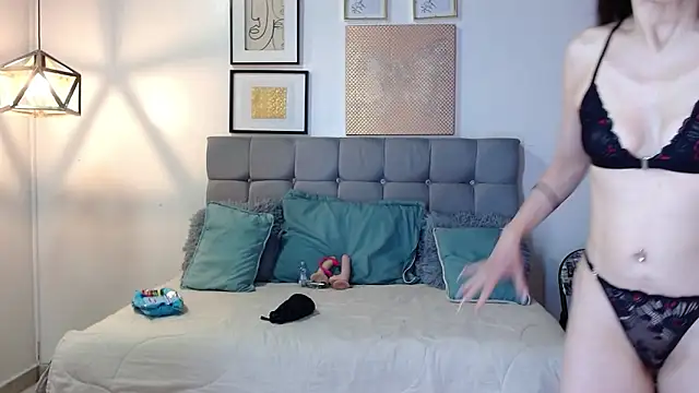  naomi s online show from March 2026 01:22:02 PM