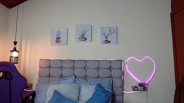  naomi s online show from July 2026 01:47:01 PM