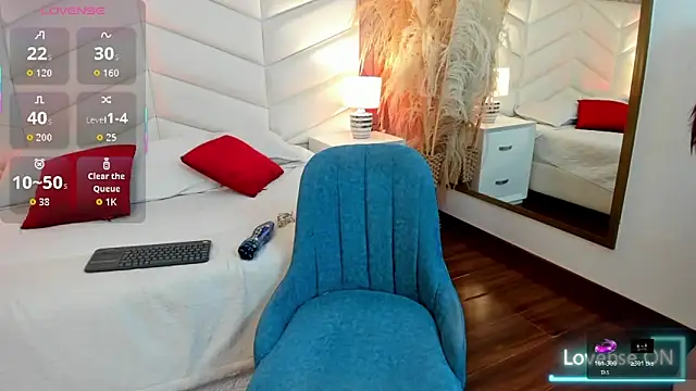 Nina Ford  online show from November 2025 08:42:02 PM