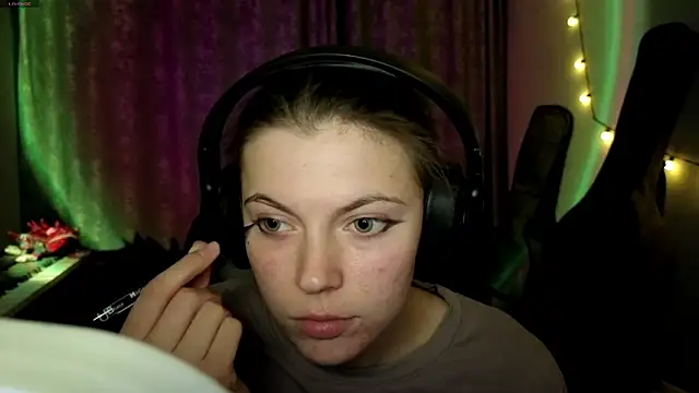 CutieAnny online show from March 2026 08:09:01 PM