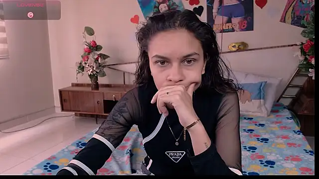 Skylovershot online show from October 2025 03:57:02 PM