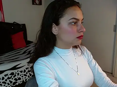 Skylovershot online show from November 2025 02:43:02 PM