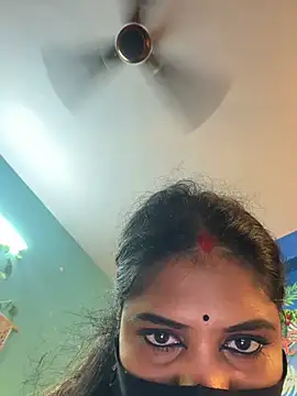Snapshot of V-Hot-Sweti chatting on July 2026 06:25:02 PM V-Hot-Sweti online show from July 2026 06:25:02 PM