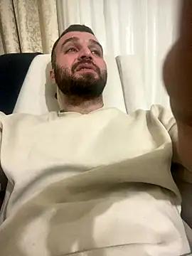 banuemre28 online show from December 2025 11:12:01 PM