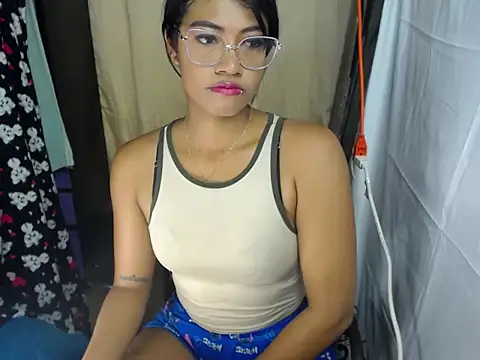 Snapshot of Dulce2415 chatting on July 2026 02:52:02 AM Dulce2415 online show from July 2026 02:52:02 AM
