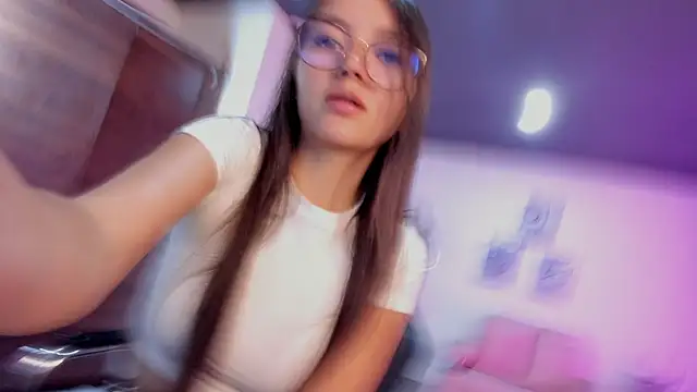 bella fox 1 online show from April 2026 02:21:01 PM