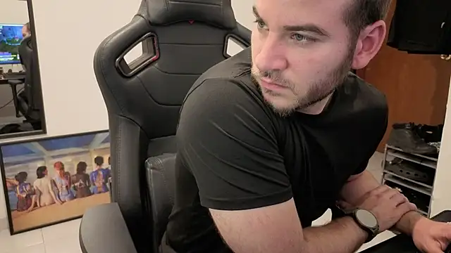 Snapshot of Paul00474 chatting on September 2025 02:02:02 AM Paul00474 online show from September 2025 02:02:02 AM