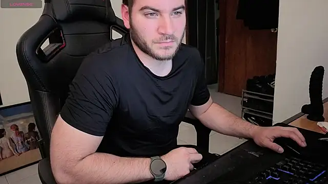 Snapshot of Paul00474 chatting on September 2025 08:03:01 PM Paul00474 online show from September 2025 08:03:01 PM