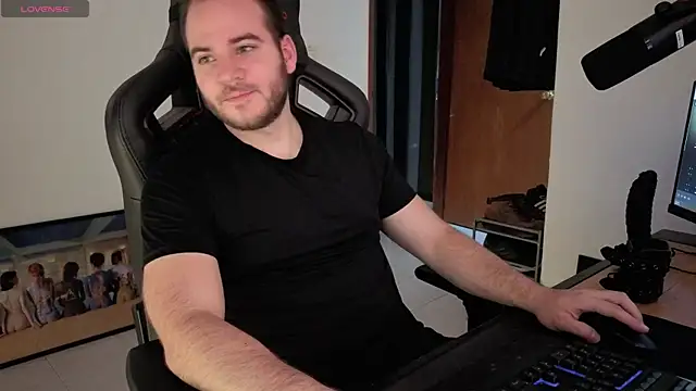 Snapshot of Paul00474 chatting on November 2025 12:21:01 AM Paul00474 online show from November 2025 12:21:01 AM