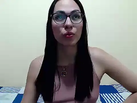 Snapshot of missblu chatting on December 2025 03:12:02 AM missblu online show from December 2025 03:12:02 AM