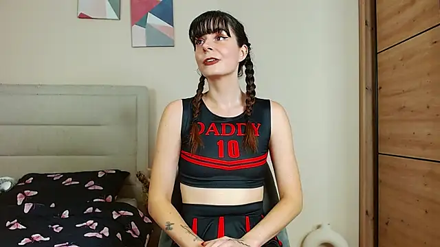 YrsaDupont online show from September 2025 05:29:01 AM