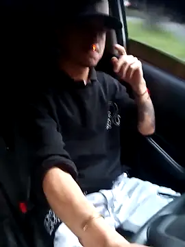 Snapshot of DebutingPathway chatting on December 2025 11:17:01 AM DebutingPathway online show from December 2025 11:17:01 AM