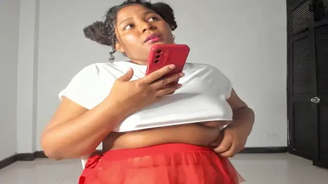 CAROLINNAGOMEZ online show from November 2025 12:32:01 AM