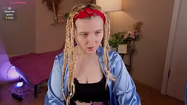 Milana Key online show from December 2025 09:34:02 PM