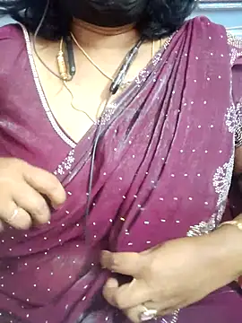 Snapshot of Tamil_Azhaghi25 chatting on July 2026 06:36:02 PM Tamil Azhaghi25 online show from July 2026 06:36:02 PM