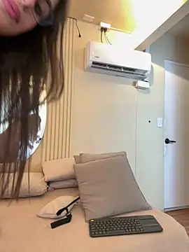 Tayler Kim online show from March 2026 07:02:02 PM