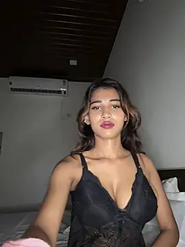 Snapshot of STRIP_GLOW chatting on August 2026 03:43:02 PM STRIP GLOW online show from August 2026 03:43:02 PM