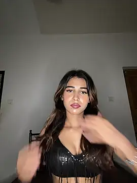 Snapshot of STRIP_GLOW chatting on August 2026 10:44:01 PM STRIP GLOW online show from August 2026 10:44:01 PM