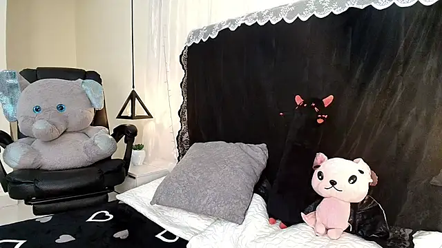 IvyBelle  online show from March 2026 11:26:02 AM