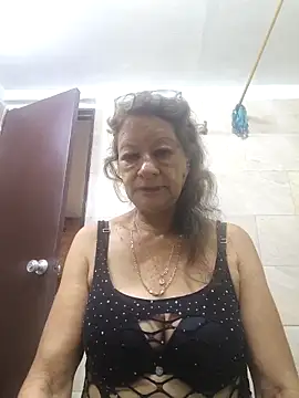 Snapshot of MaryLunne chatting on October 2025 11:55:01 AM MaryLunne online show from October 2025 11:55:01 AM