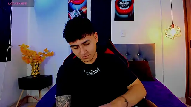 Nicolas James Sc online show from October 2025 01:34:01 PM