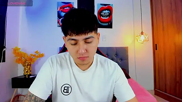 Nicolas James Sc online show from November 2025 02:06:02 PM