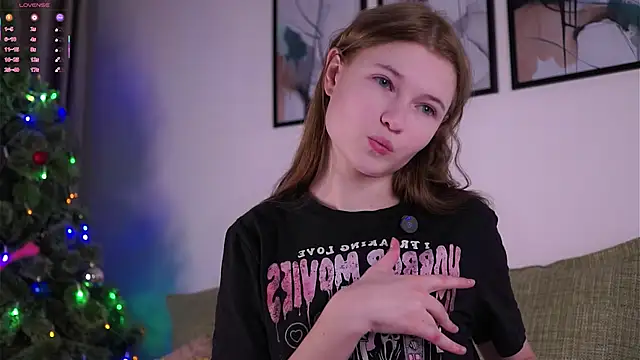 LynHillaire online show from December 2025 11:36:02 AM