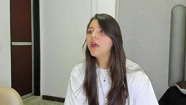 Charlotte-Star online show from November 2025 08:32:01 PM