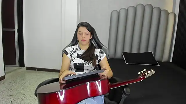 Charlotte-Star online show from January 2026 08:01:01 PM