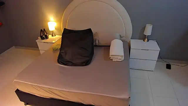 emilytowzen online show from March 2026 02:04:02 AM