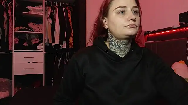 Snapshot of blazed_vixen chatting on June 2026 11:09:02 PM blazed vixen online show from June 2026 11:09:02 PM