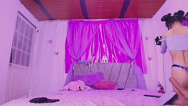 Snapshot of MeganRouss74 chatting on September 2025 10:39:02 AM MeganRouss74 online show from September 2025 10:39:02 AM