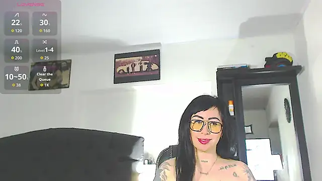 Vicky hotmilf online show from December 2025 11:15:02 AM