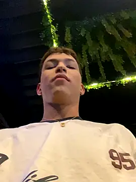 Snapshot of Thiago_blsd chatting on September 2025 04:03:01 AM Thiago blsd online show from September 2025 04:03:01 AM