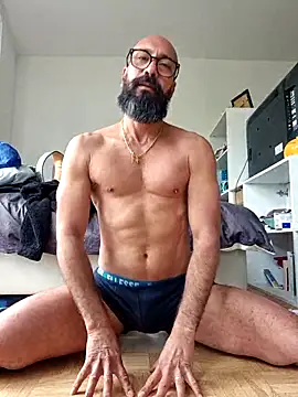 Latinox79 online show from May 2026 01:50:01 PM