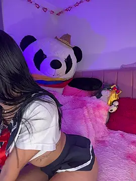 Snapshot of LindaWz_ chatting on July 2026 07:34:01 AM LindaWz online show from July 2026 07:34:01 AM