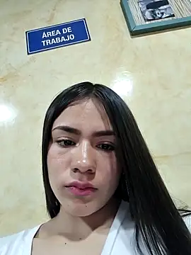 CHARLOTTE  05 online show from October 2025 01:23:01 PM