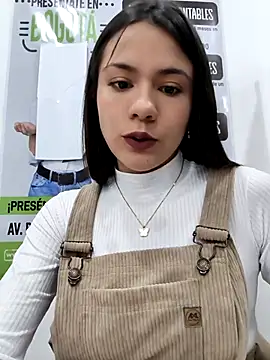 CHARLOTTE  05 online show from December 2025 12:09:01 PM